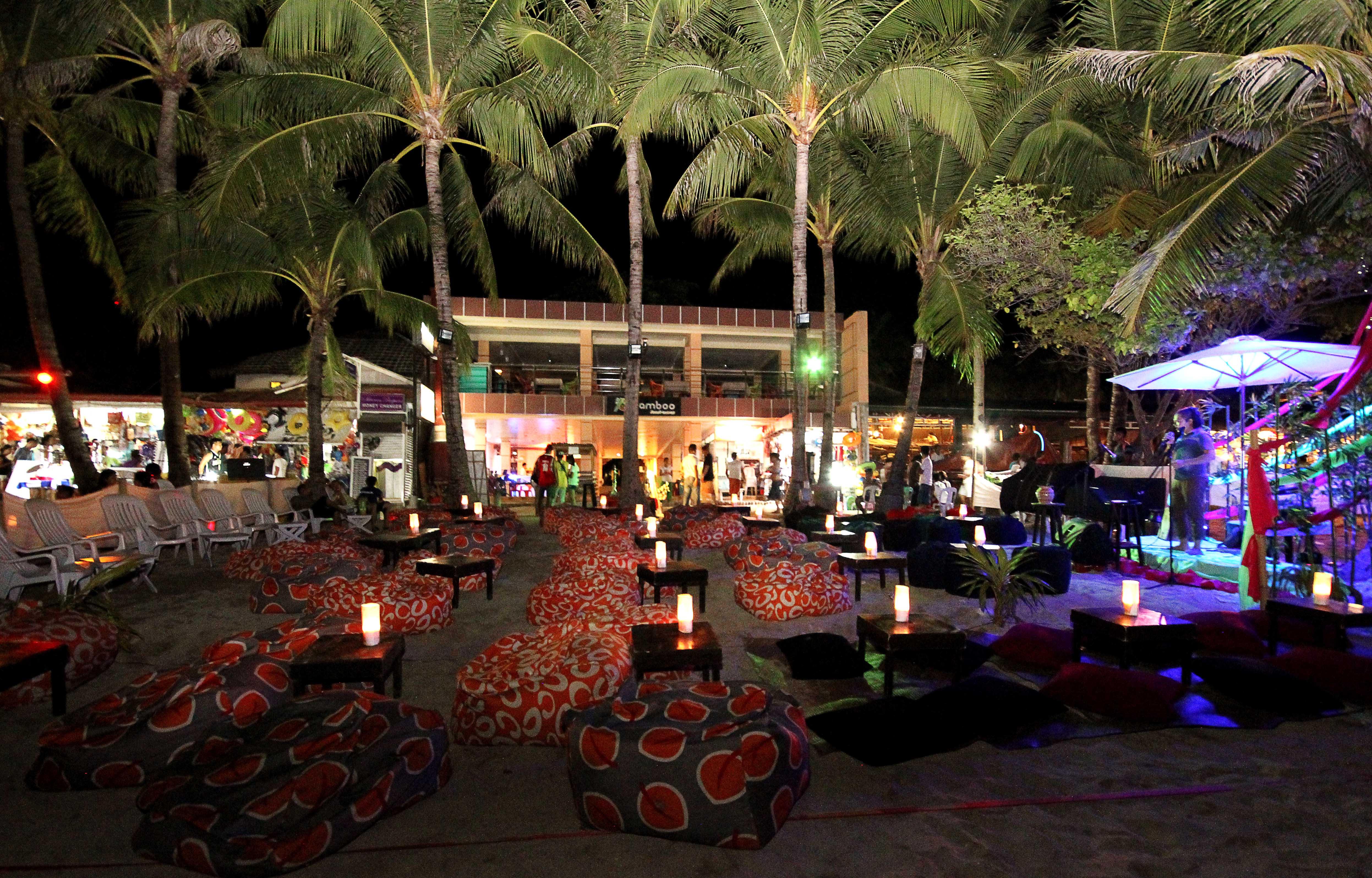 Bamboo Beach Resort & Restaurant Manoc-Manoc Kültér fotó