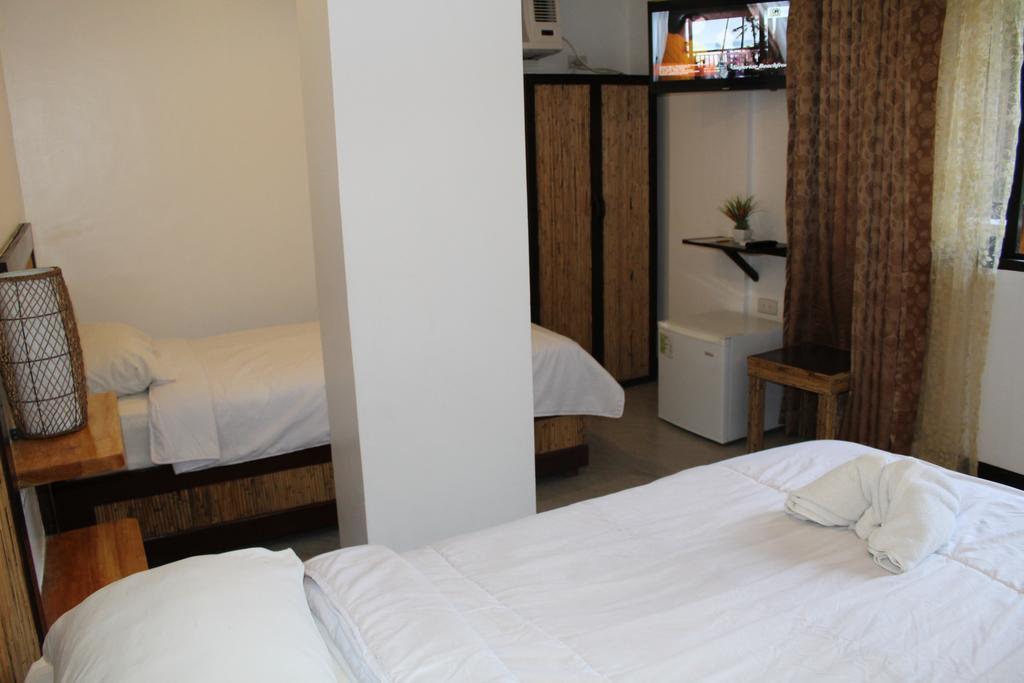 Bamboo Beach Resort & Restaurant Manoc-Manoc Kültér fotó