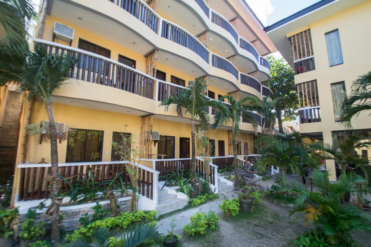 Bamboo Beach Resort & Restaurant Manoc-Manoc Kültér fotó